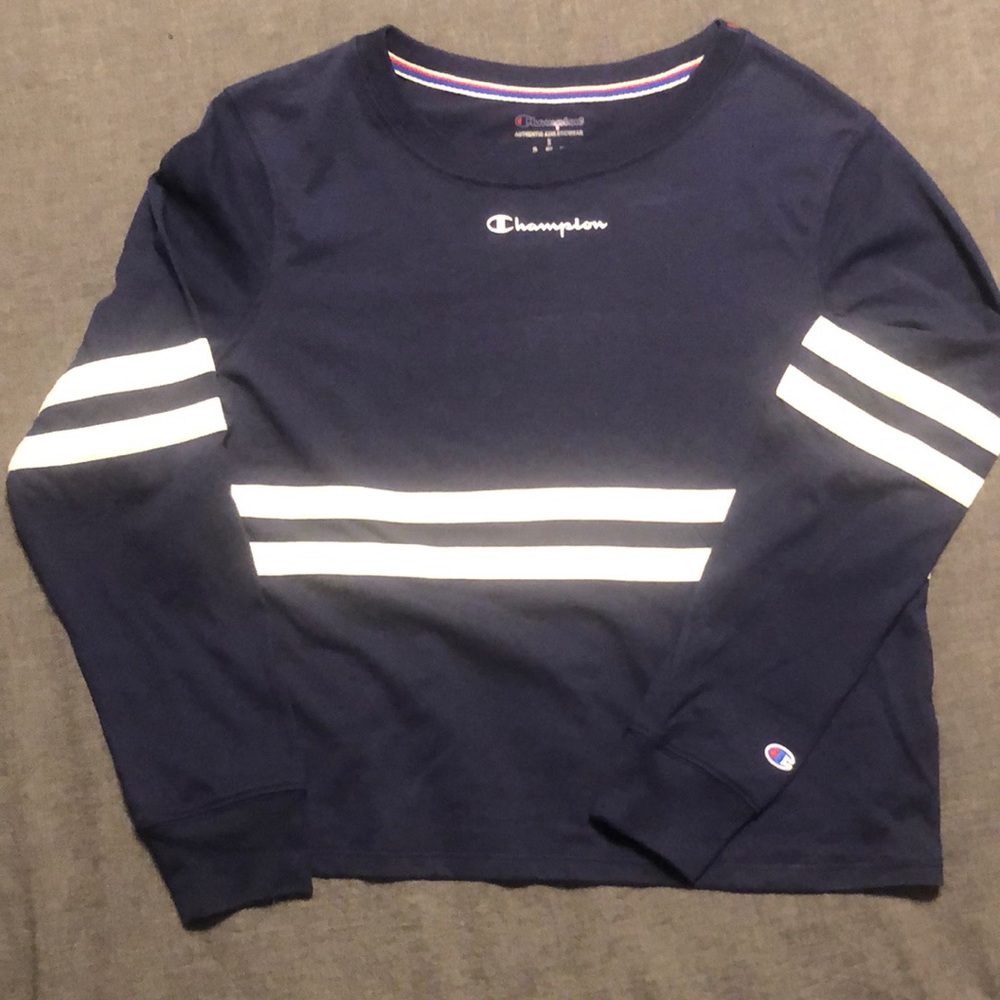 Champion long sleeved top (size small)